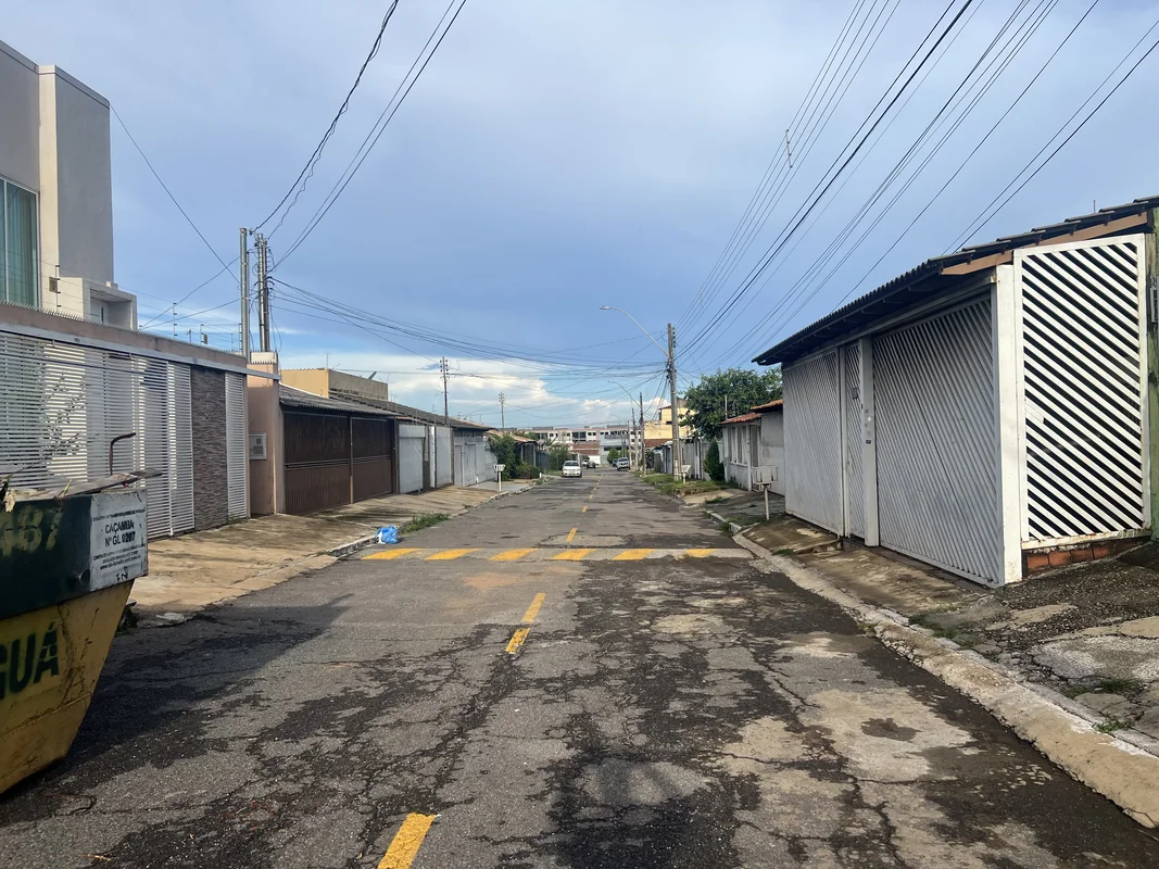 Descubra um lar único na QNL 13 Conjunto F, Taguatinga Norte, DF: uma casa de es...