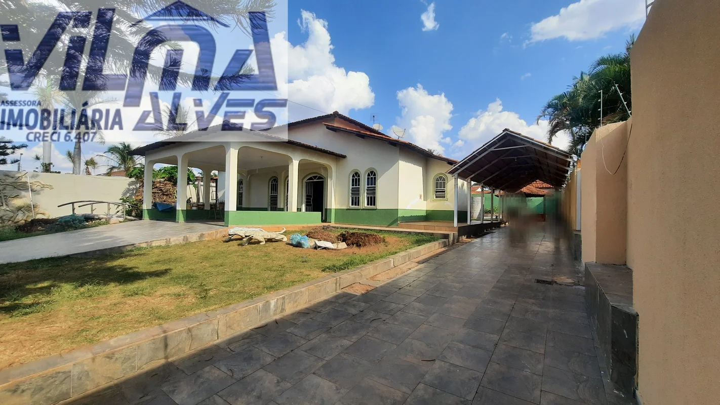 Vilma Alves Assessoria Imobiliária vende:Excelente casa no Setor de Mansões de T...