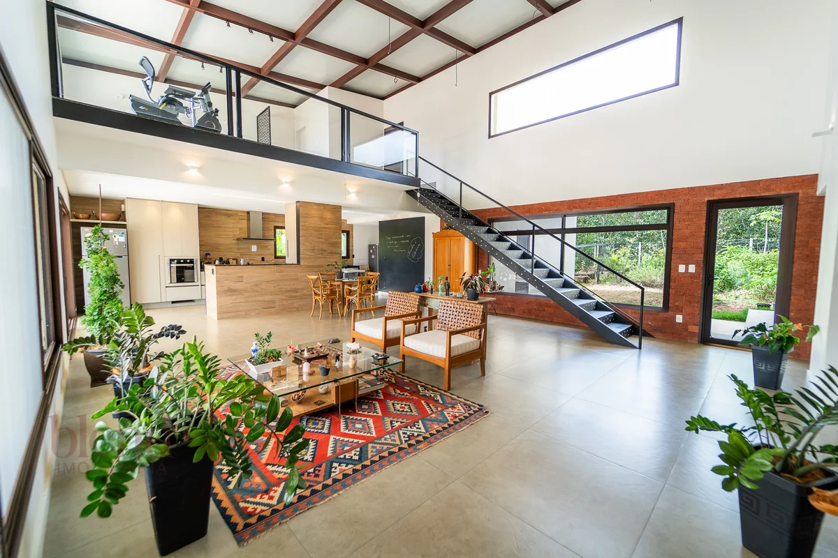 Casa com Chalé Independente em Terreno de 4.200m² | Condomínio Vaga FogoRefúgio ...