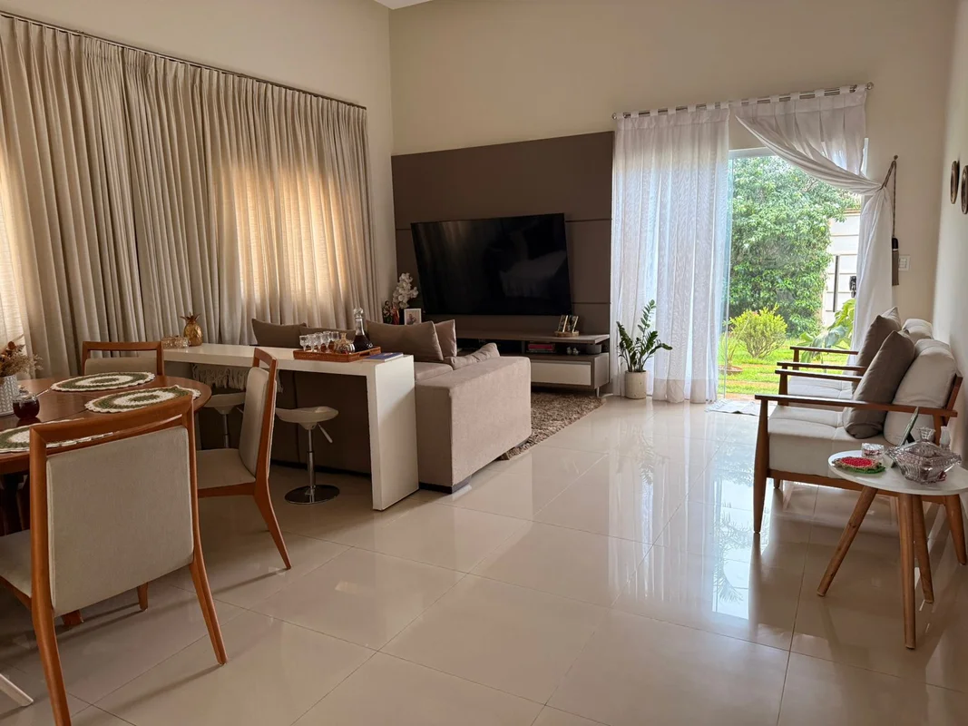 Descubra uma excelente oportunidade na Rua 43, bairro Jardim Bela Vista, em Apar...