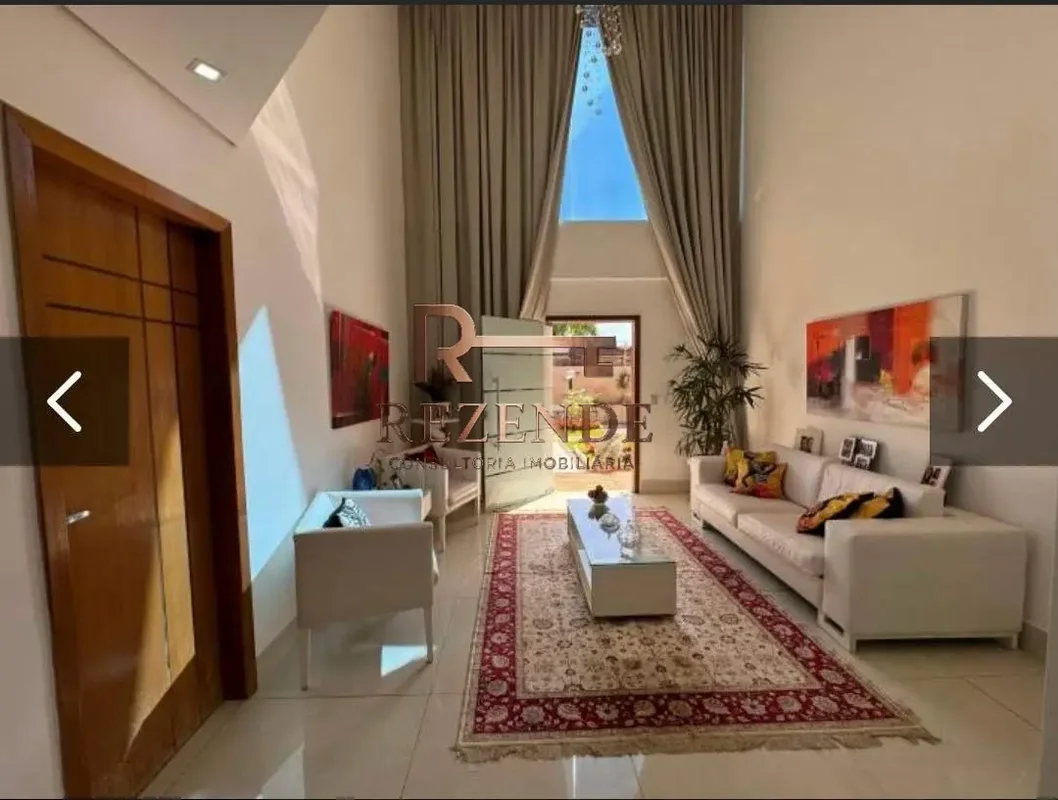 Simplesmente maravilhosa!Casa com ambientes amplos e bem distribuídos, composta ...
