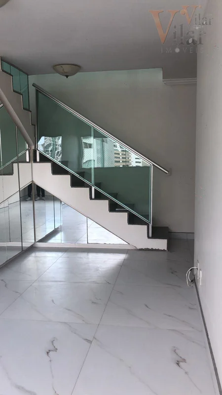 Descubra o conforto e a praticidade de morar na Cobertura na Rua 24, Norte, em Á...