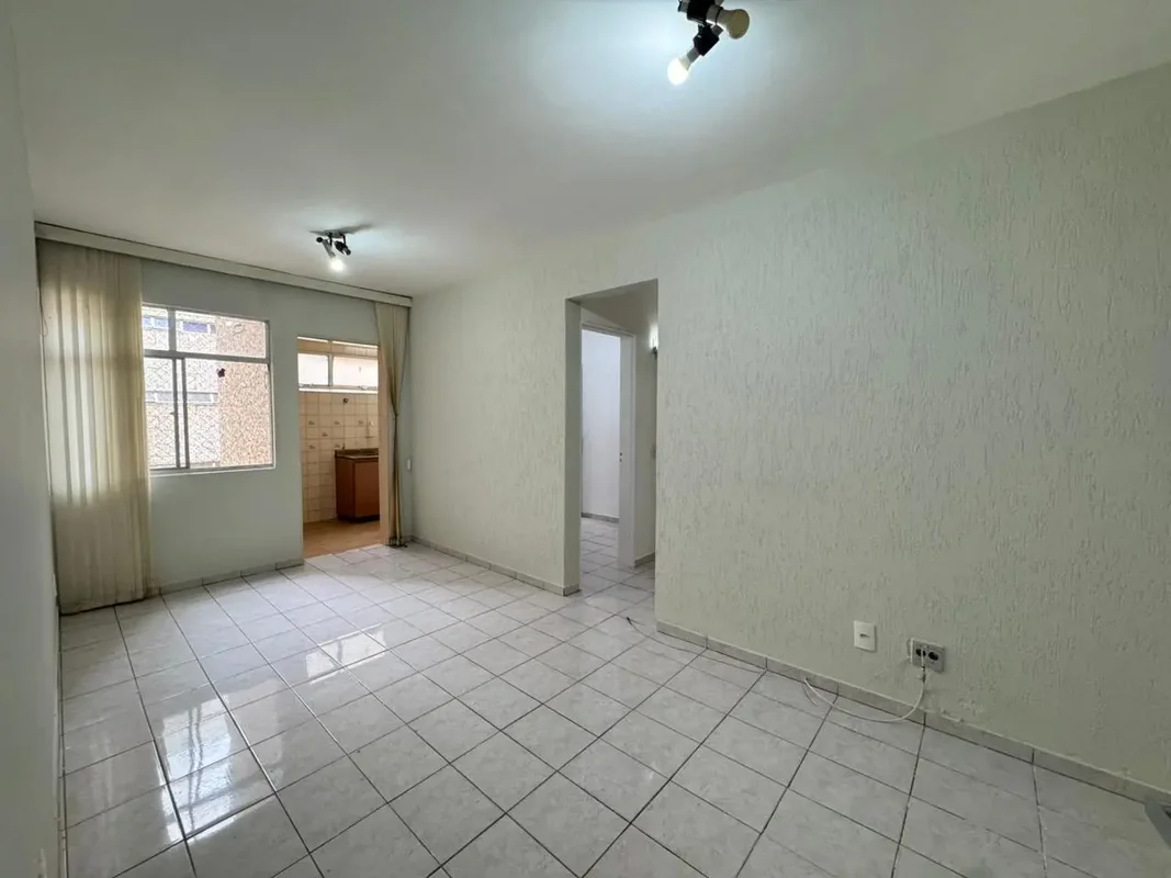 QI 23 LT 09/11 ED. BELIZE, GUARÁ II- Com 54 m²- Sala ampla para 2 ambientes- 3 Q...