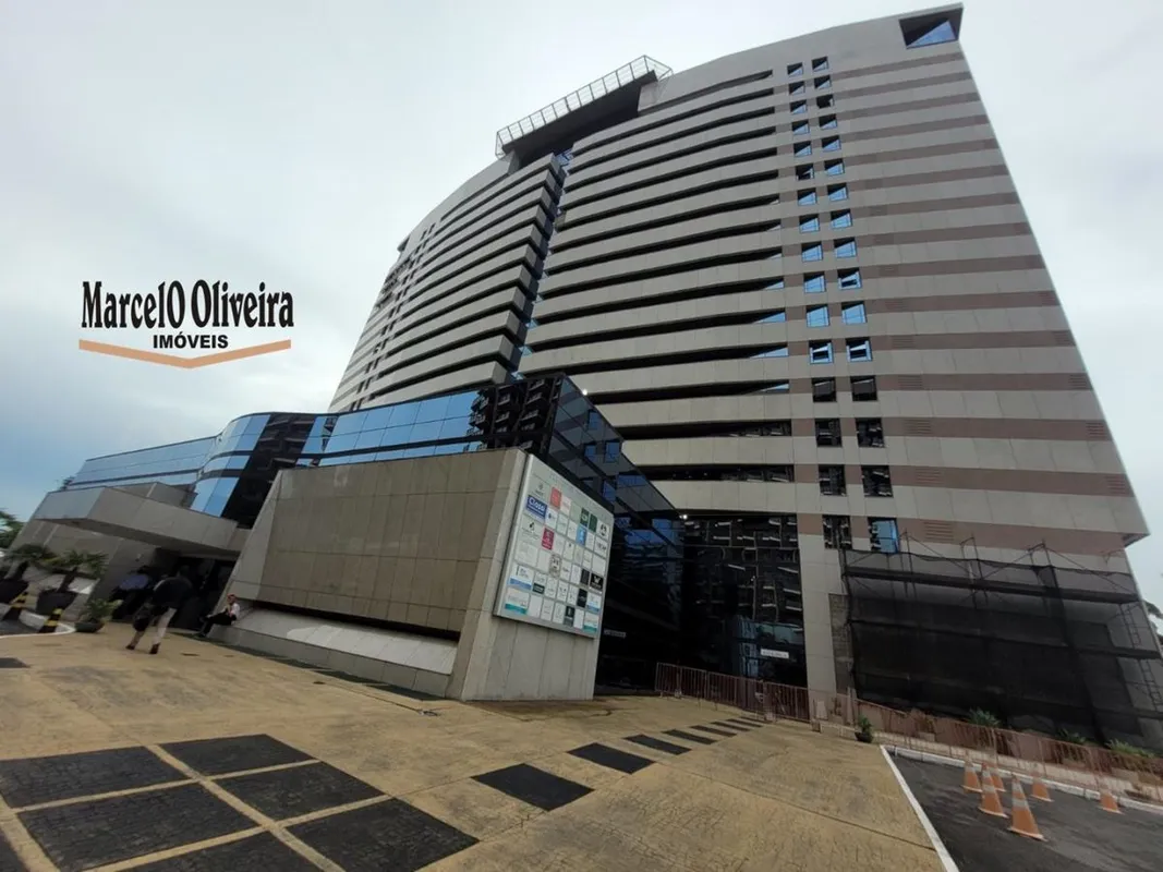 Loja à venda no SHN, Ed. Executive Office Tower, Asa Norte com amplo espaço e be...