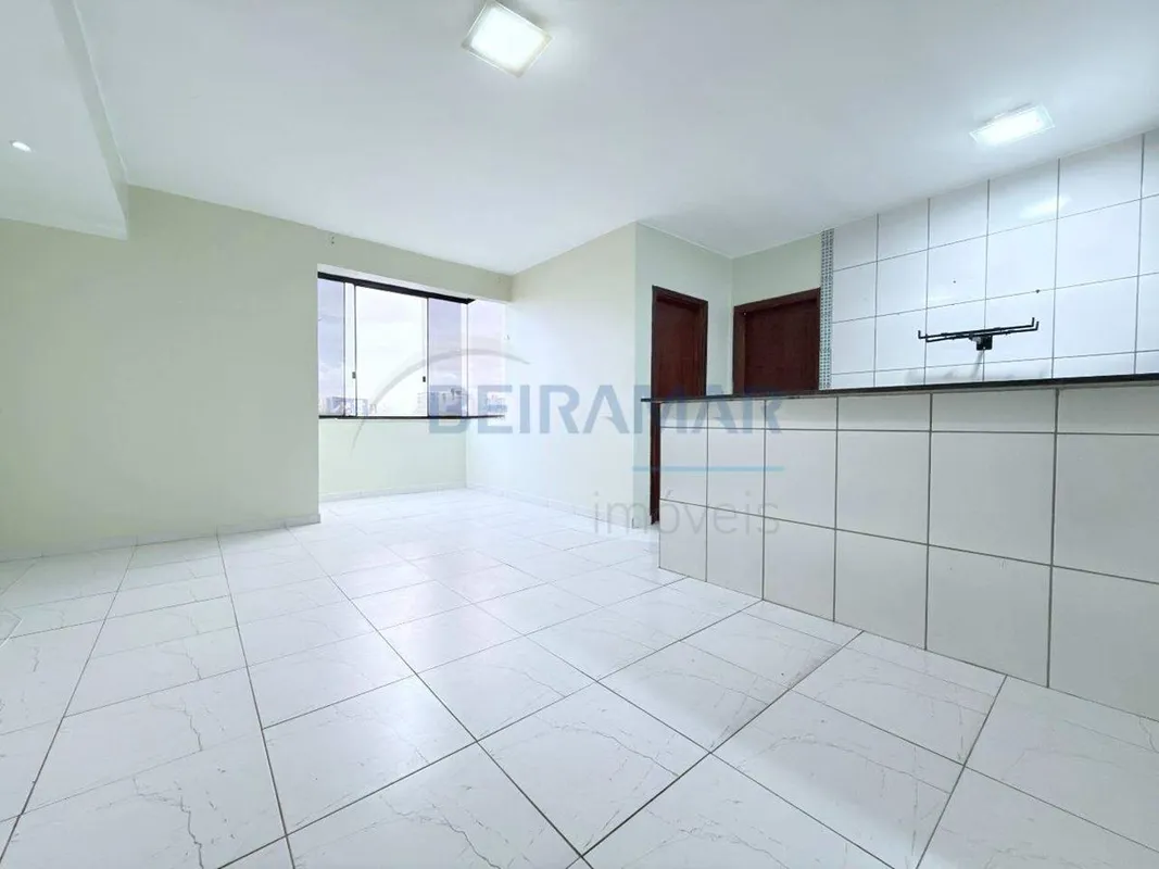 Destaques do imóvel:Banheiro social 1 Quarto AmploSala ampla conjugada com a coz...