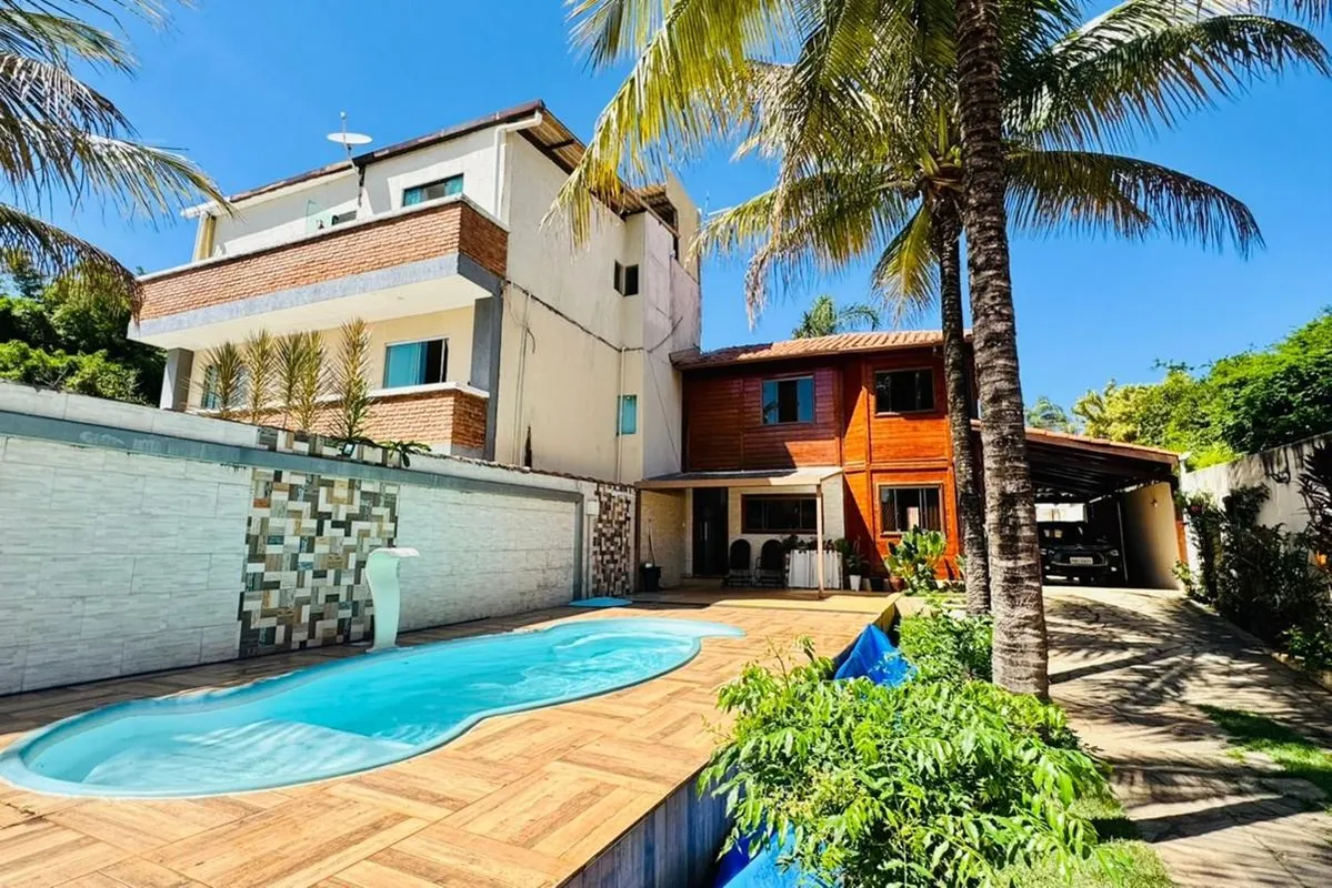 CASA ARNIQUEIRA 3 QUARTOS EDÍCULA PISCINA ÁREA VERDE CONDOMÍNIO FECHADOCasa escr...