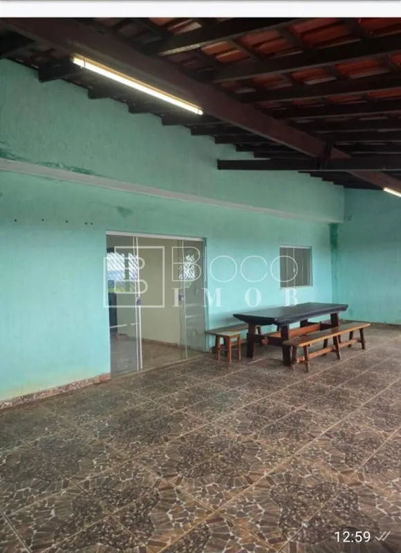 VENDO Excelente casa na Quadra 116 do Recanto das Emas com 2 quartos sendo 1 suí...