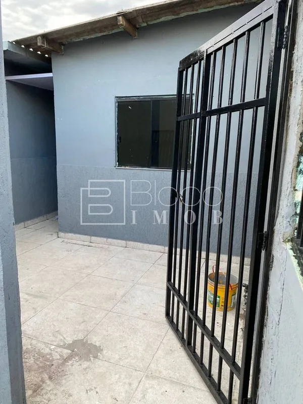 VENDO Excelente lote com 3 kitnets na QR 417 de Samambaia OPORTUNIDADE PARA INVE...