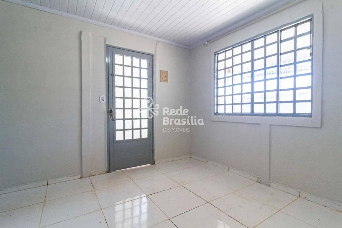 TH34273 - Qi 11 Guará, Casa Frente e Fundos 03 quartos, 90m². Agende sua visita!...