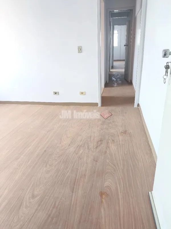 Dois quartos, com armários, Sala, cozinha, área de serviço - NÃO TEM GARAGEM - P...