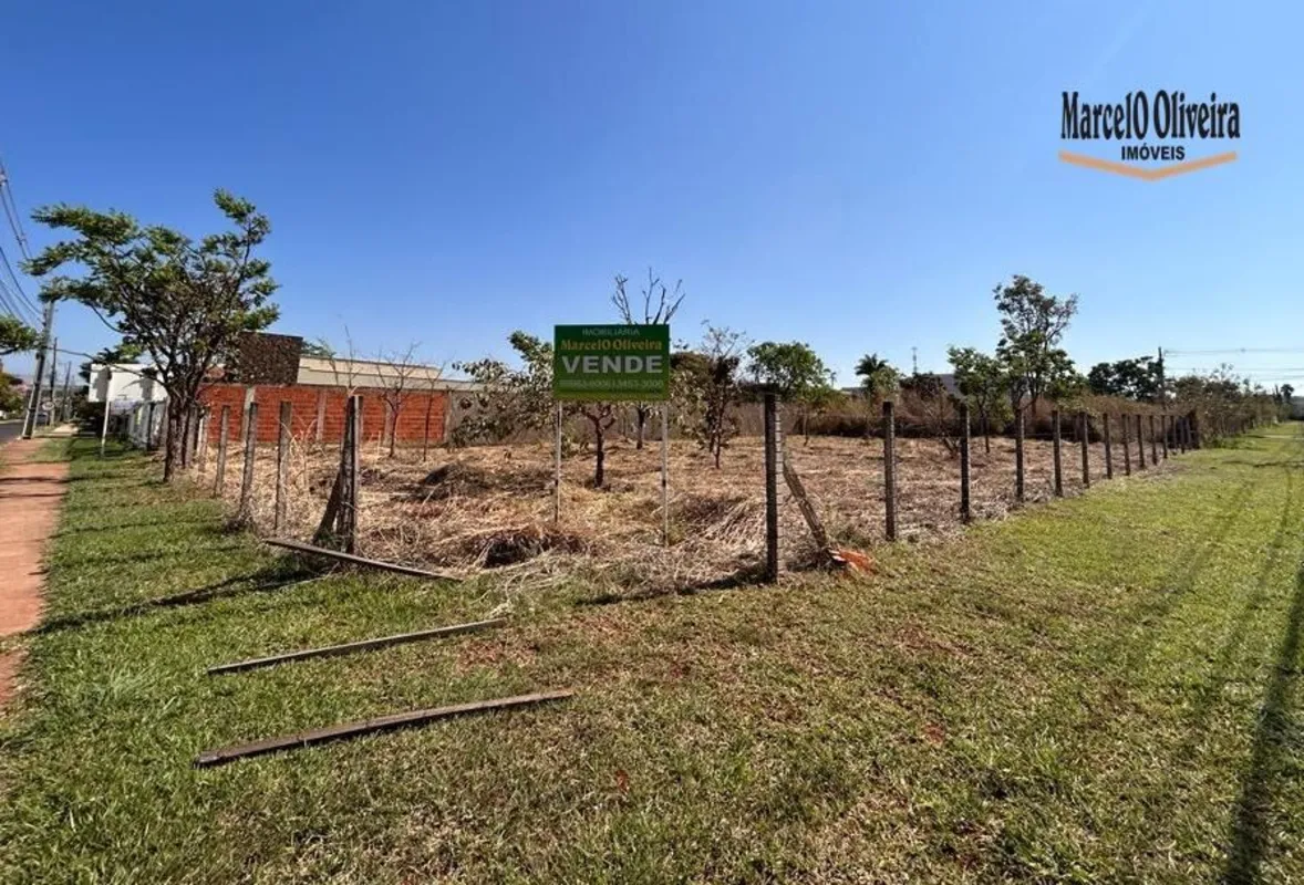 Terreno de esquina à venda no Taquari com excelente localização na Quadra 01, de...