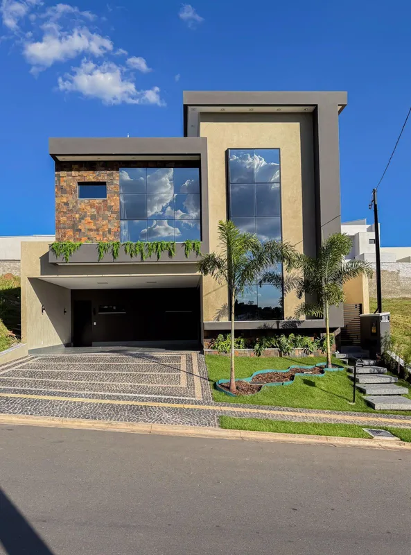 Lote 300 m2 Construção 235 m2Imóvel averbado e quitado 2 vagas Garagem coberta E...