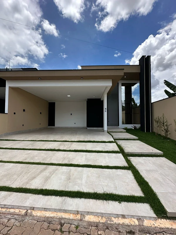 ?? Arniqueira | CASA TÉRREA | 3 SUÍTES ????Área do terreno: 400 m² ??Área constr...