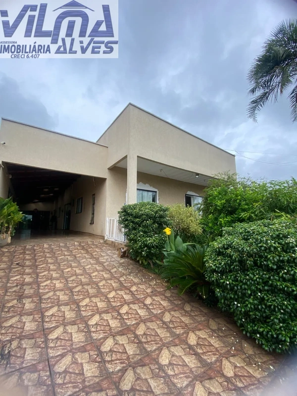 Vilma Alves Assessoria Imobiliária vende:Excelente casa em Trindade-GO. Setor Re...
