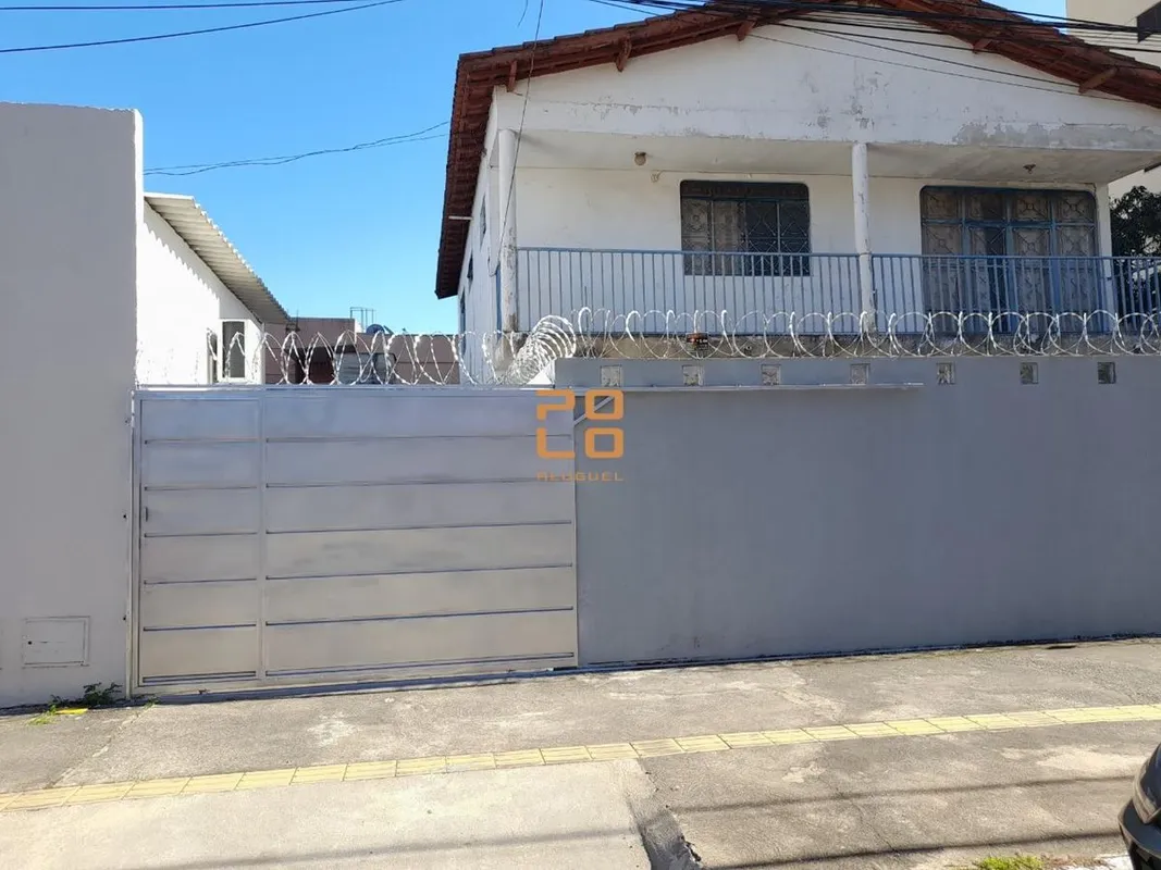 Casa com1 quarto para alugar no Setor Bueno, com 50 m², sendo 1 suíte, sala, coz...