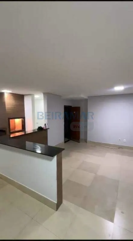 Localizado na Rua 3 de Vicente Pires, este apartamento oferece conforto, ventila...