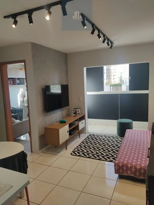 Lindo apartamento de 2 quartos com suíte, repleto em armários. Excelente localiz...
