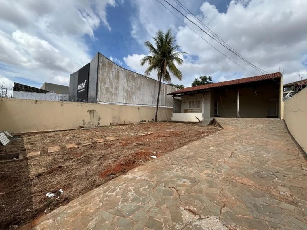 HENRIQUE: 9 8 1 9 8-4 2 4 0 (whatsapp) Ampla Casa comercial na Rua 115, Setor Su...