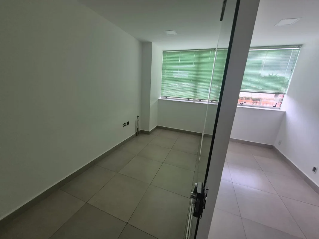Consultório Reformado no Edifício BioCenter Uma oportunidade única para profissi...