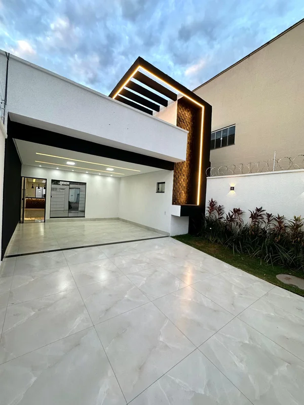 VENDE CASA COM TRÊS QUARTOS,COM SUÍTE MASTER, BANHEIRO SOCIAL, NO RESIDENCIAL GO...