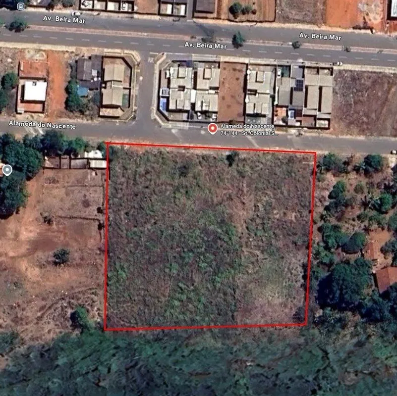 Chácara com área total de 3.797 m², sendo 35 metros de frente, 107 metros do lad...