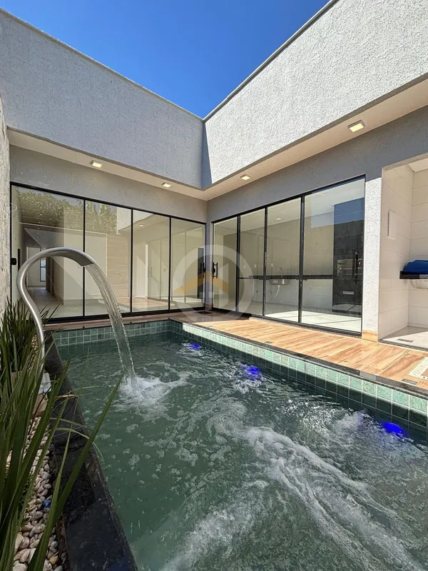 Casa Alto Padrão 3 suites plenas com piscina e Cascata ao lado do Parque Cascave...