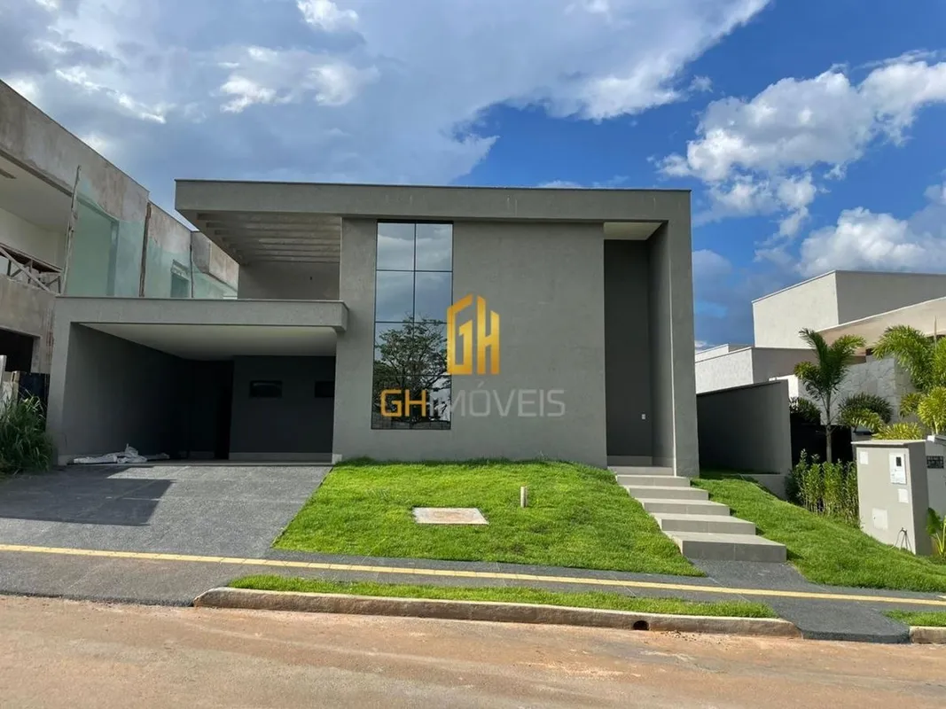Casa com 4 quartos no Portal do Sol Garden, em terreno com 444m² com 235m² de ár...