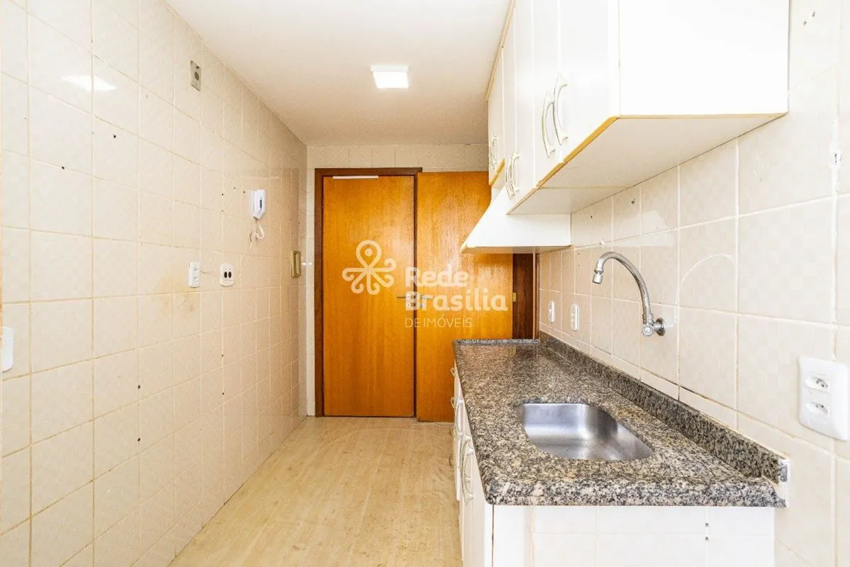 Residencial Petrópolis - Sobradinho Elevador e vaga de garagem.Apartamento de ca...