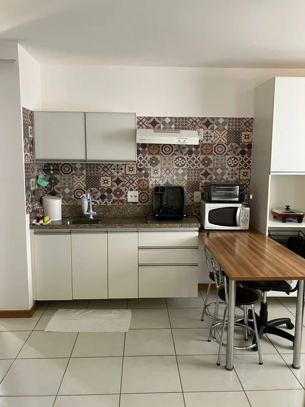 Descubra este charmoso apartamento localizado no Conjunto 3 Lote 2 Bloco A, na p...