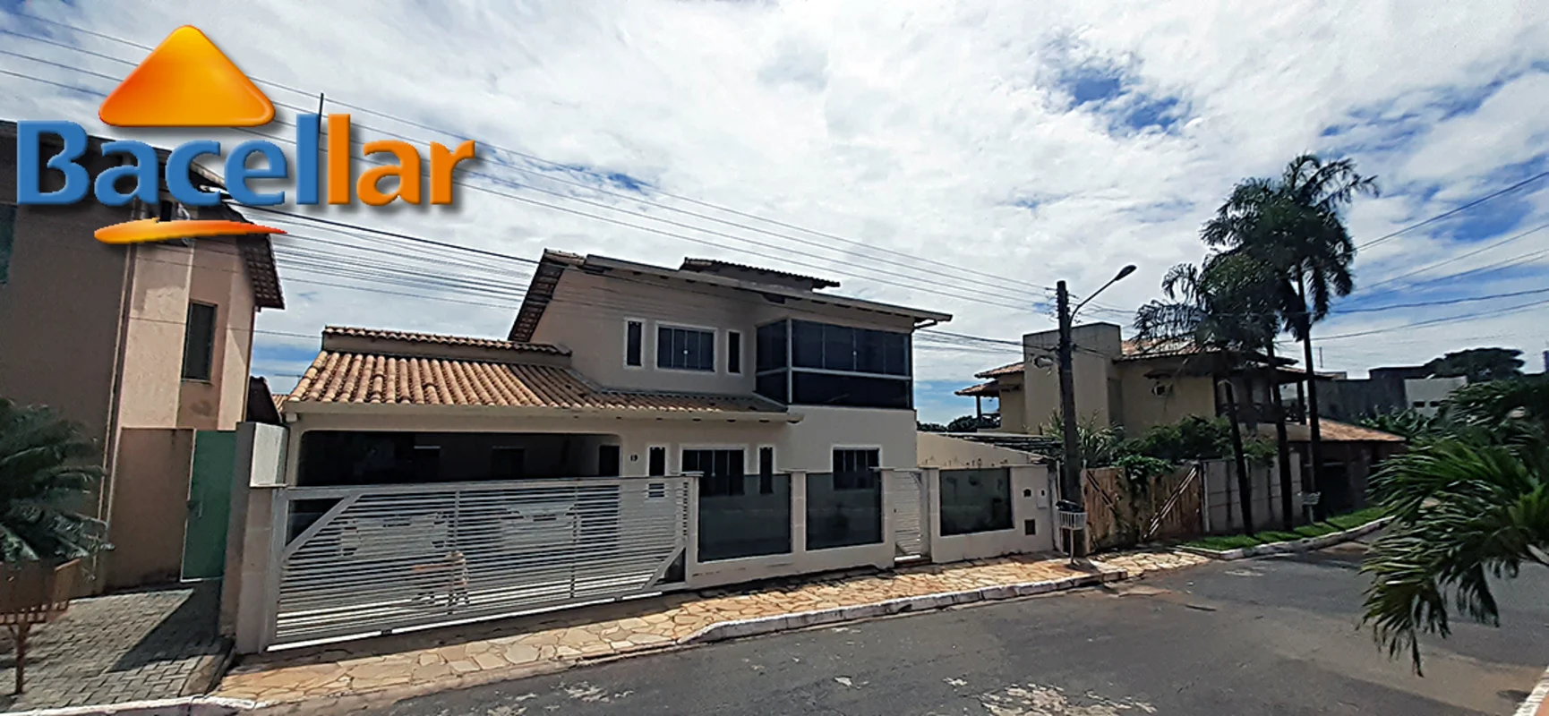 Sobrado em condomínio seguro e tranquilo, monitorado por câmeras, portaria 24h, ...