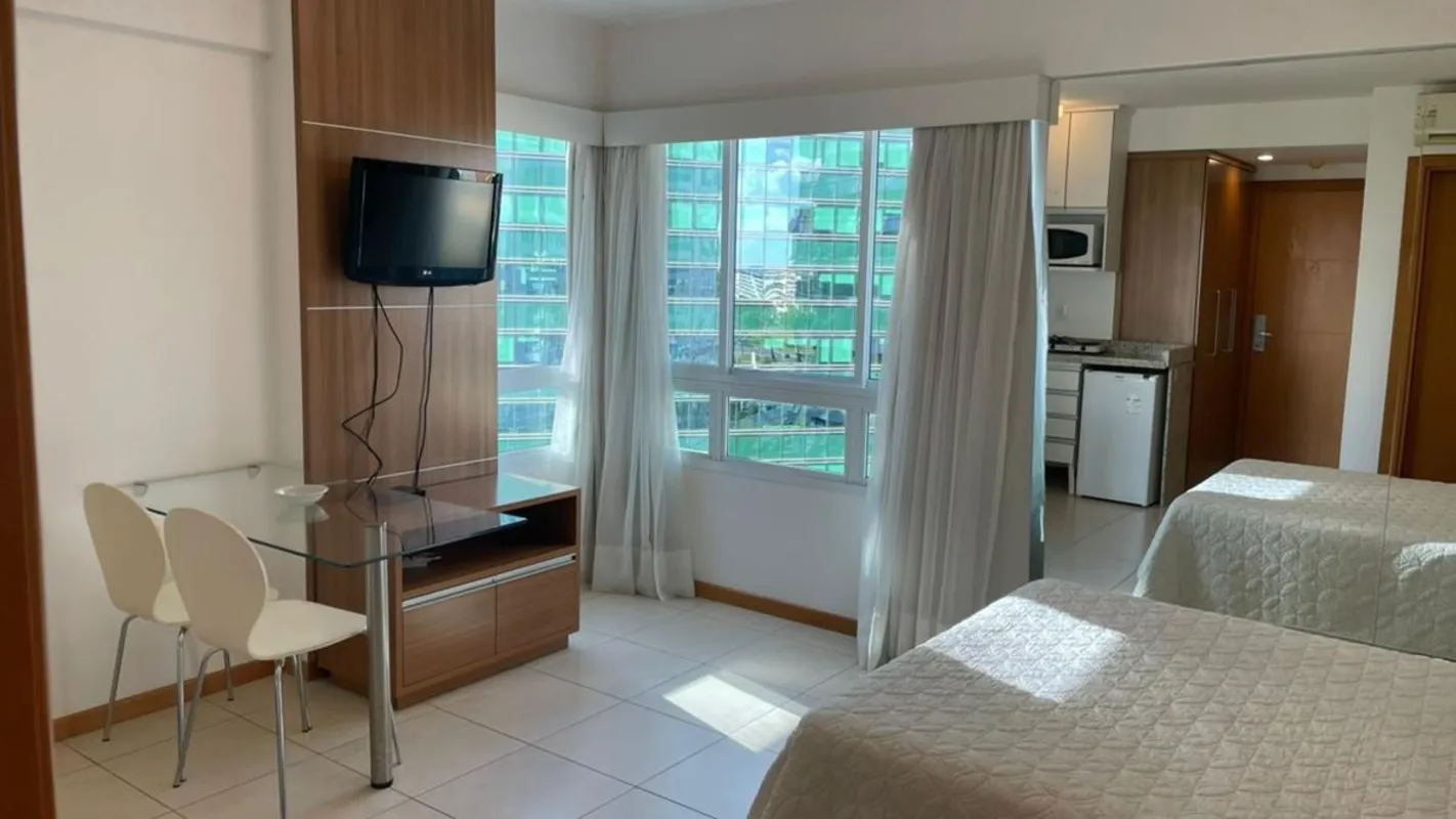 INVEST FLAT imobiliária vende apartamento no 6° andar, mobiliado, com 26m², no H...