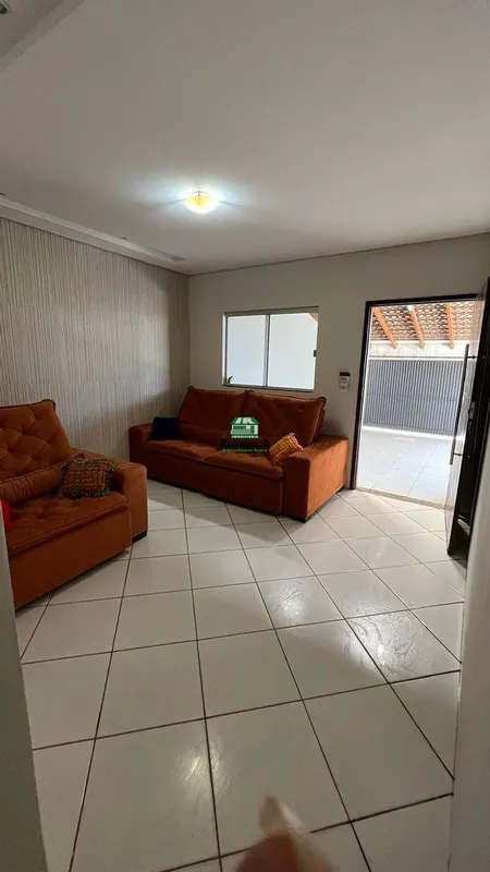 Casa Santo André- Lote 300m²- Área construída 174m²- 4 quartos sendo uma suíte c...