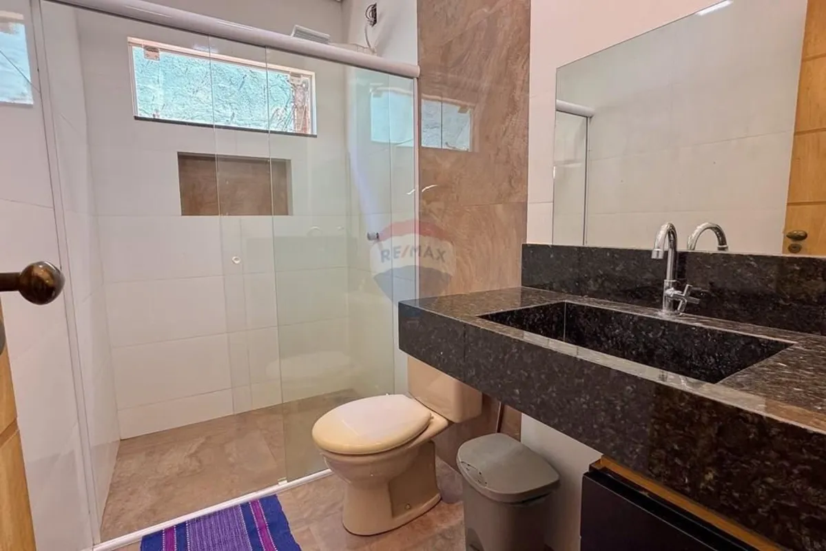 VENDE-SE CASA TÉRREA PADRÃO EM CONDOMÍNIO, COM EXCELENTE LOCALIZAÇÃO.Casa térrea...