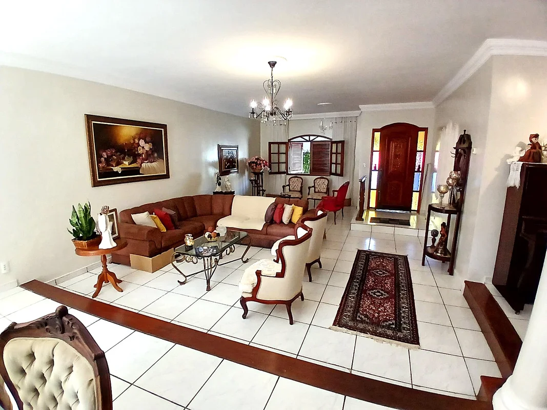 Linda casa com alto padrão de qualidade na QE 30 do Guara II. Casa sobrado bem e...