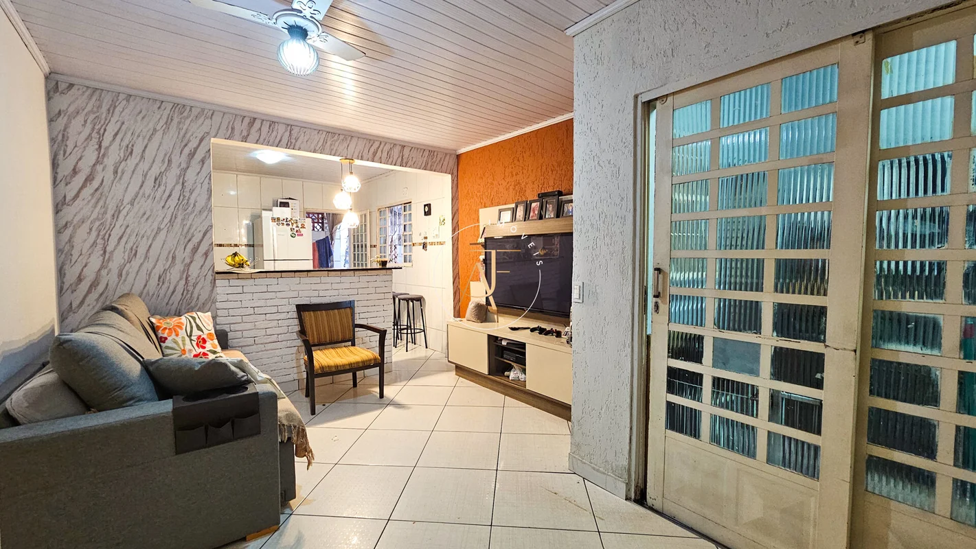 AJF IMÓVEIS – VENDE CASA - CANDANGOLANDIA :O IMÓVEL:- 3 QUARTOS - 01 BANHEIRO - ...