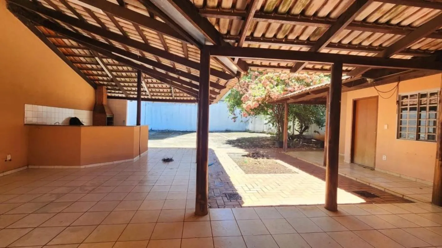 Sobrado com 300m² de área construída, em um amplo lote de 521,50m², localizado n...