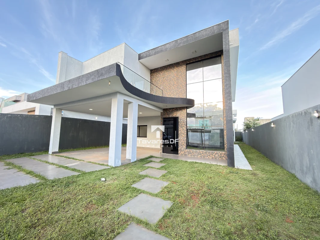 DADOS GERAIS- Área do Terreno: 504m²;- Área Construída: 400m²;DESCRIÇÃO DO IMÓVE...