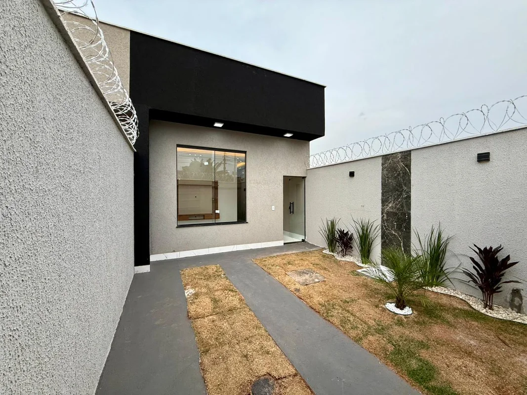 Casa á venda , situada no Setor Residencial Santa Fé 1 em Goiânia.– 3 quartos (1...