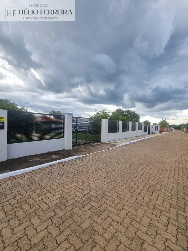 Linda casa em um lote de 800m² na Avenida Alameda dos Ipês, com: -3 quartos send...