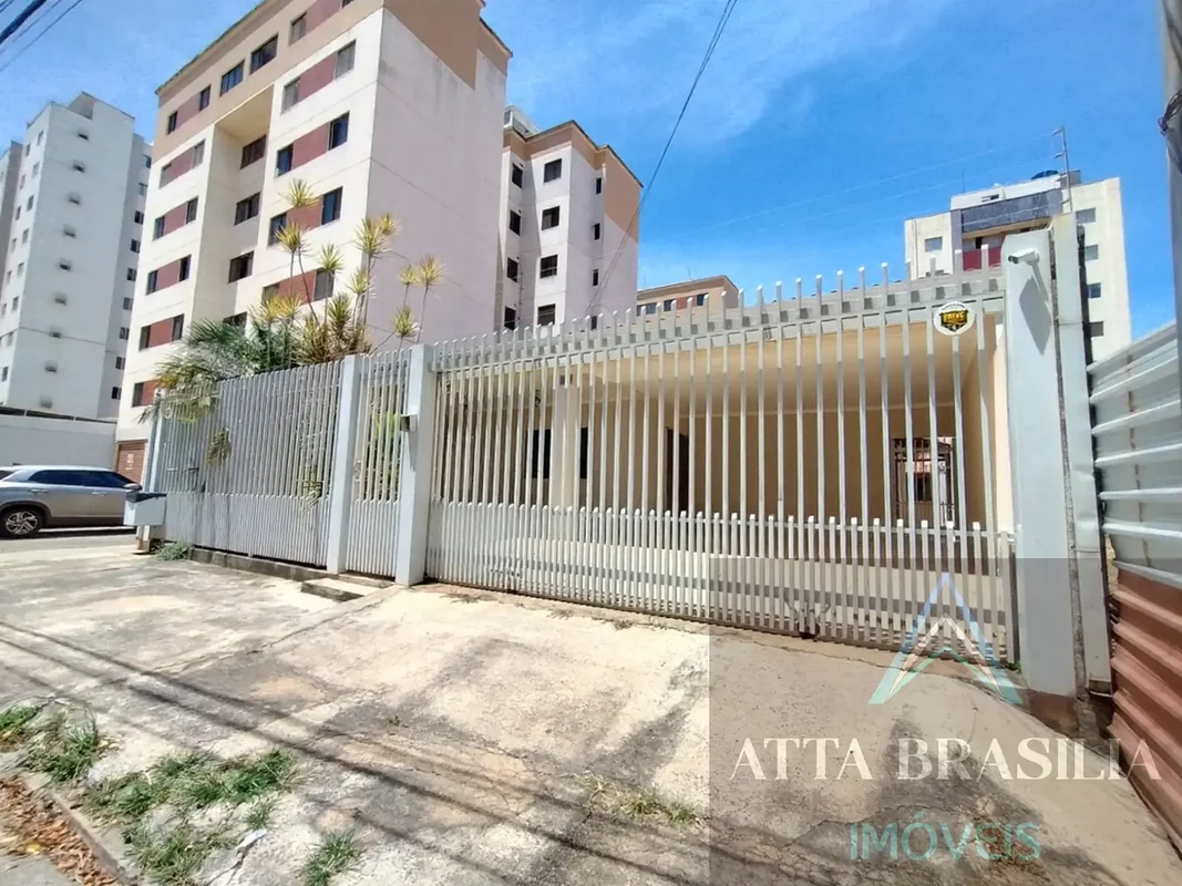 RARIDADE EM ÁGUAS CLARAS - CASA TÉRREA AMPLA E PRIVATIVA C/ EDÍCULACasa Térrea P...