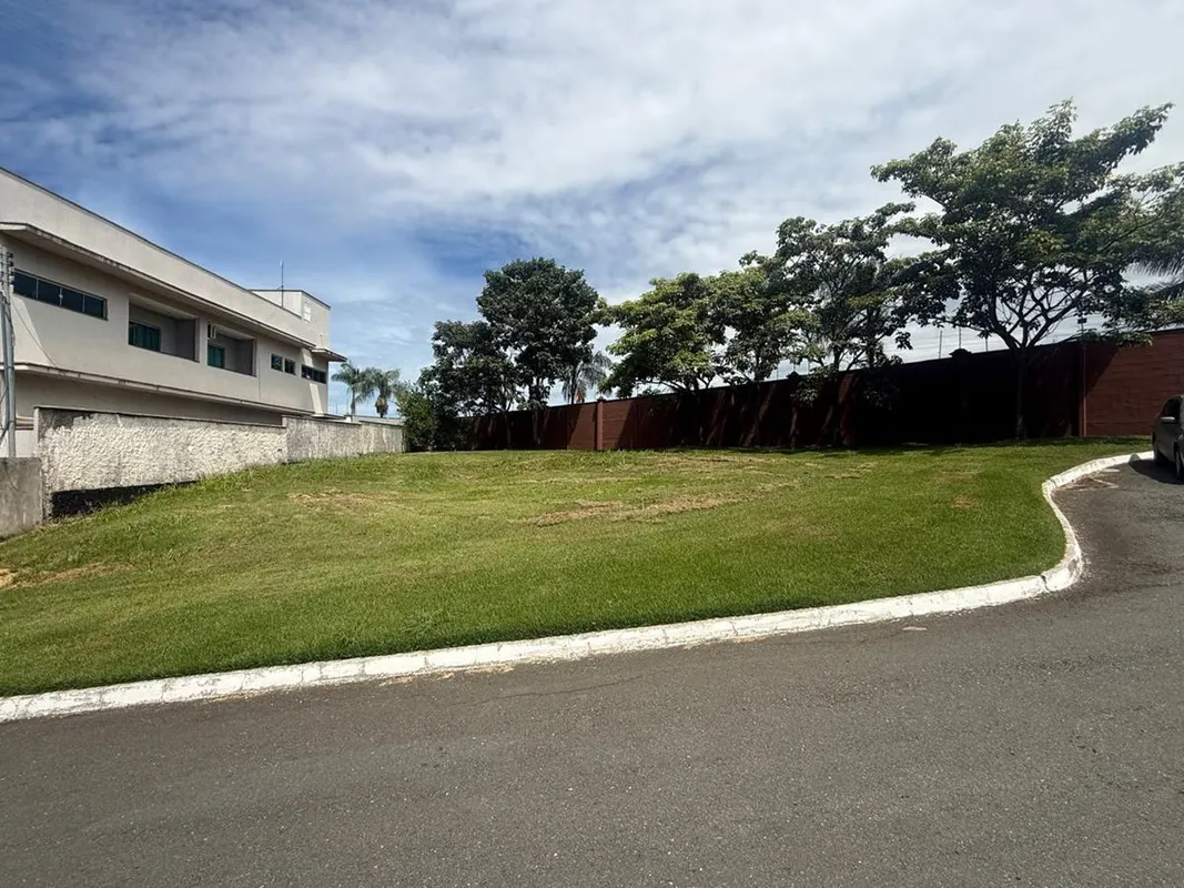 Vendo Lote no condomínio Vale Verde com 547,62 Um dos maiores lotes do condomíni...