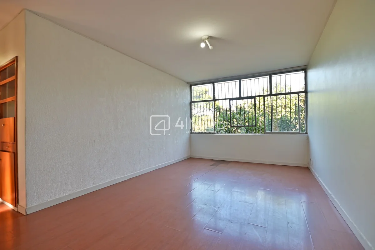Localizado em uma das quadras mais bem posicionadas da Asa Norte, este apartamen...