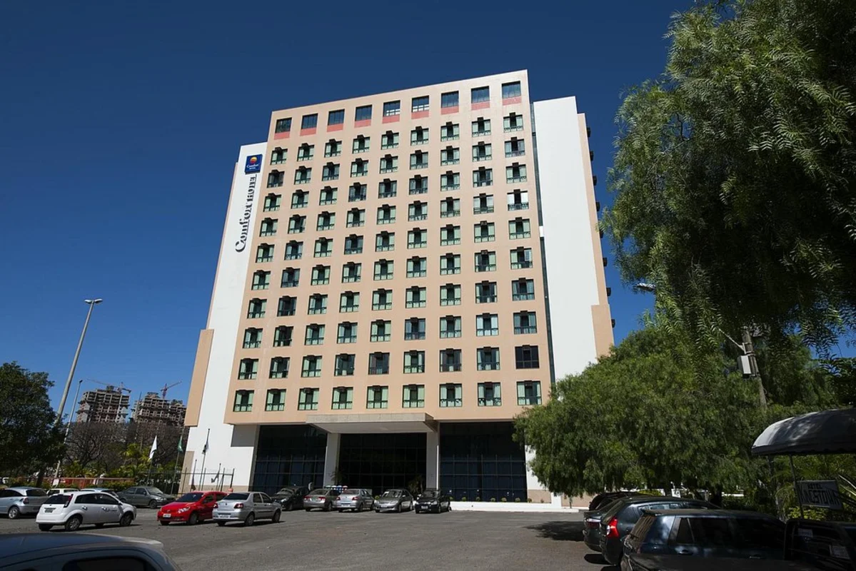 O Hotel-Flat Comfort, localizado no Setor Hoteleiro do Centro de Taguatinga, DF,...