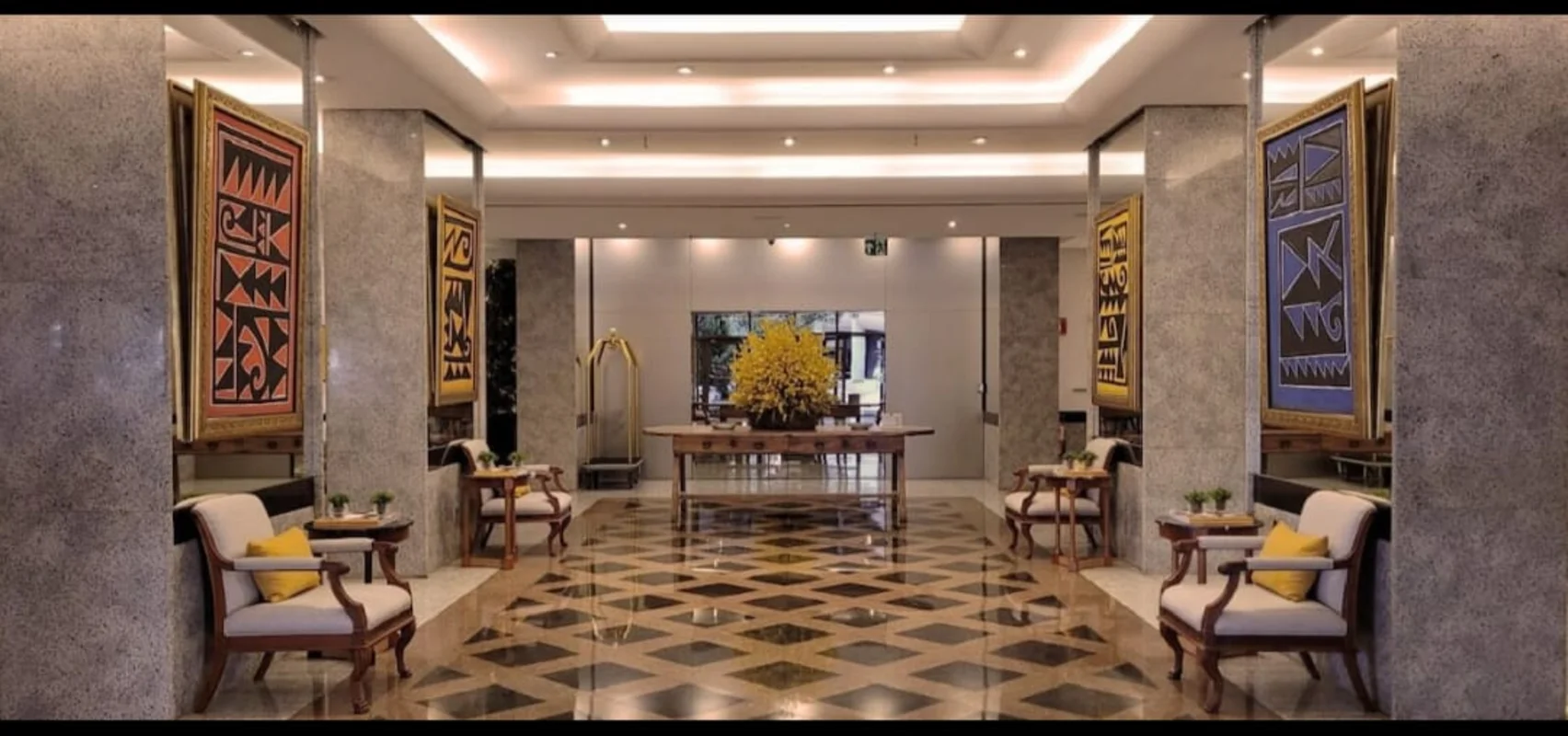FLAT ALTO PADRÃO – 100% REFORMADO | KUBITSCHEK PLAZA – SHNApresentamos este flat...