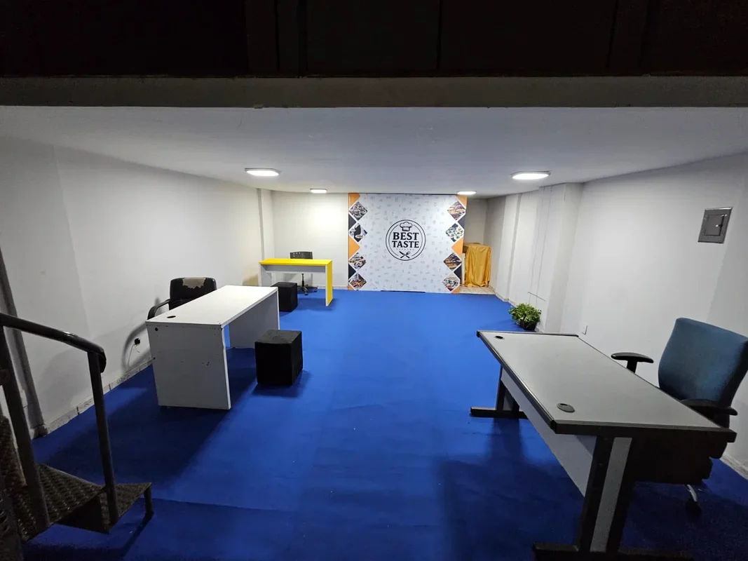 EDIFÍCIO PALMARES : TAGUATINGA SUL PERTO DO COLÉGIO LA SALE. DENTRO DA GALERIA.V...