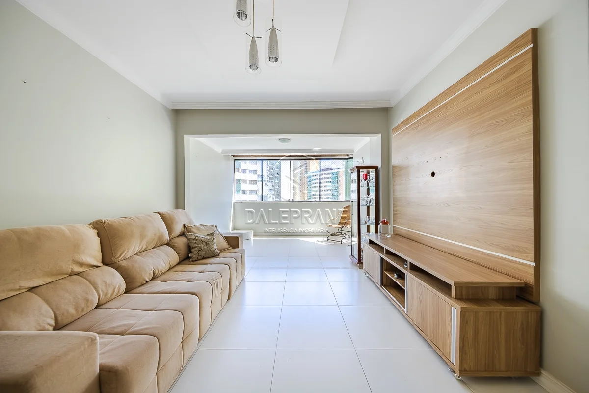 DALEPRANE INTELIGÊNCIA IMOBILIÁRIA VENDE.excelente apto de 3 quartos na quadra m...