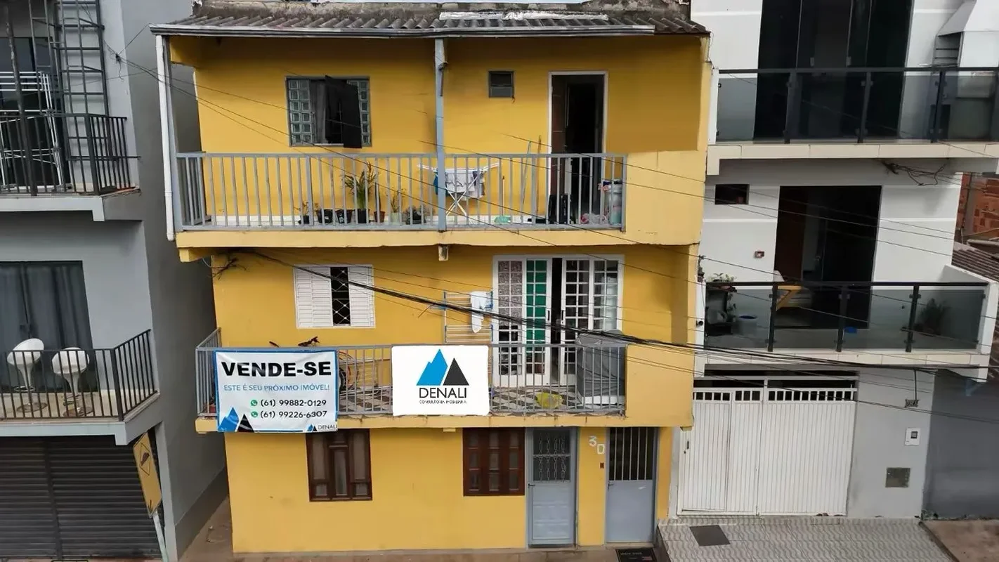 Prédio à venda em Brasília, com 488 m² de área útil. Este imóvel possui 13 apart...