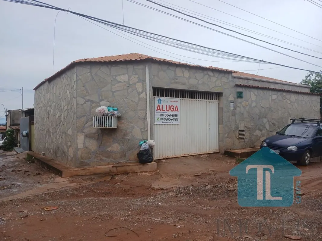 SALA, 02 QUARTOS, COZINHA COM ARMARIO;AREA DE SERVIÇO, GARAGEM COBERTA E CHURRAS...