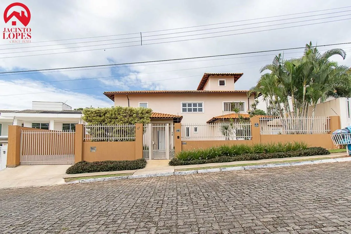 CASA À VENDA NO JARDIM BOTÂNICO CONDOMÍNIO SOLAR DE BRASÍLIACasa com 405 m² de á...
