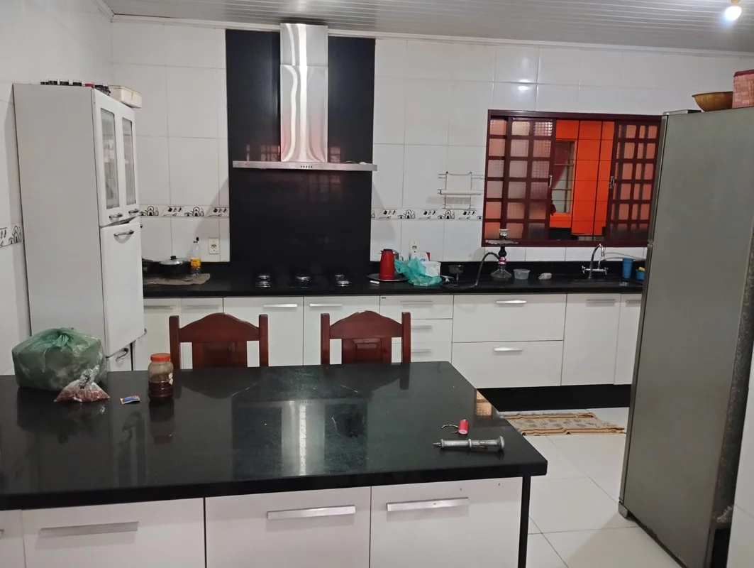 ????VENDE SE IMÓVEL NO PSULCasa na QNP 34 Casa principal:?1 quarto enorme ?Sala ...
